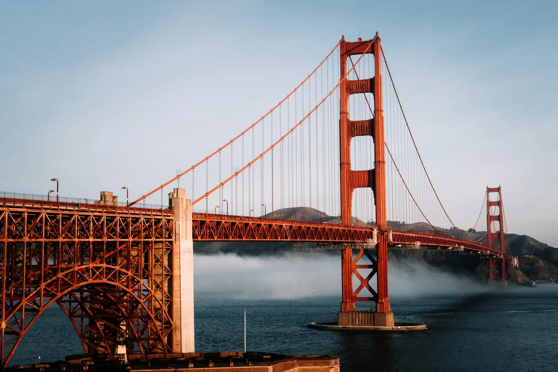 Golden Gate Bridge - popularna atrakcja turystyczna w Stany Zjednoczone