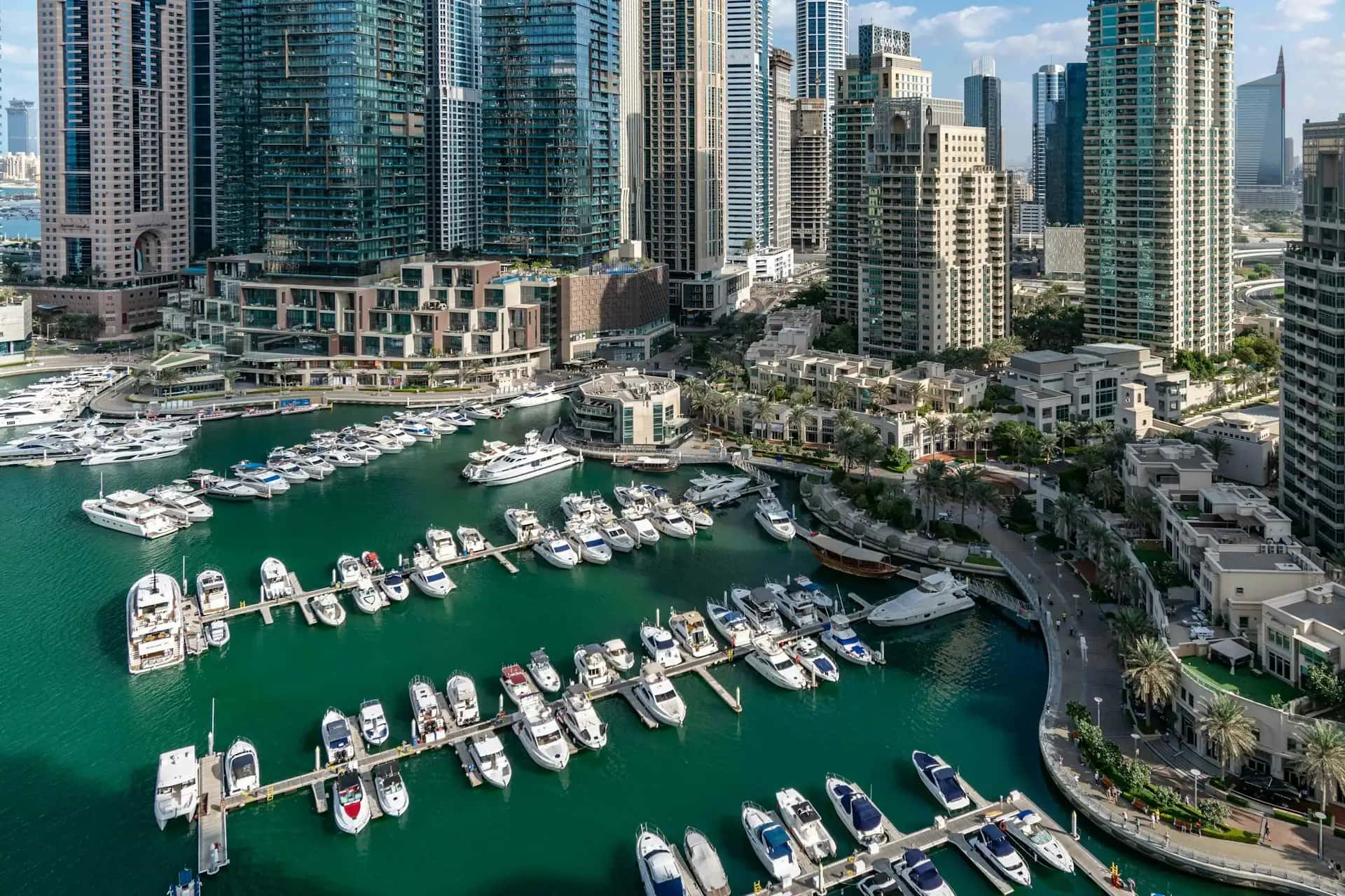 Dubai Marina - popularna atrakcja turystyczna w Emiraty Arabskie