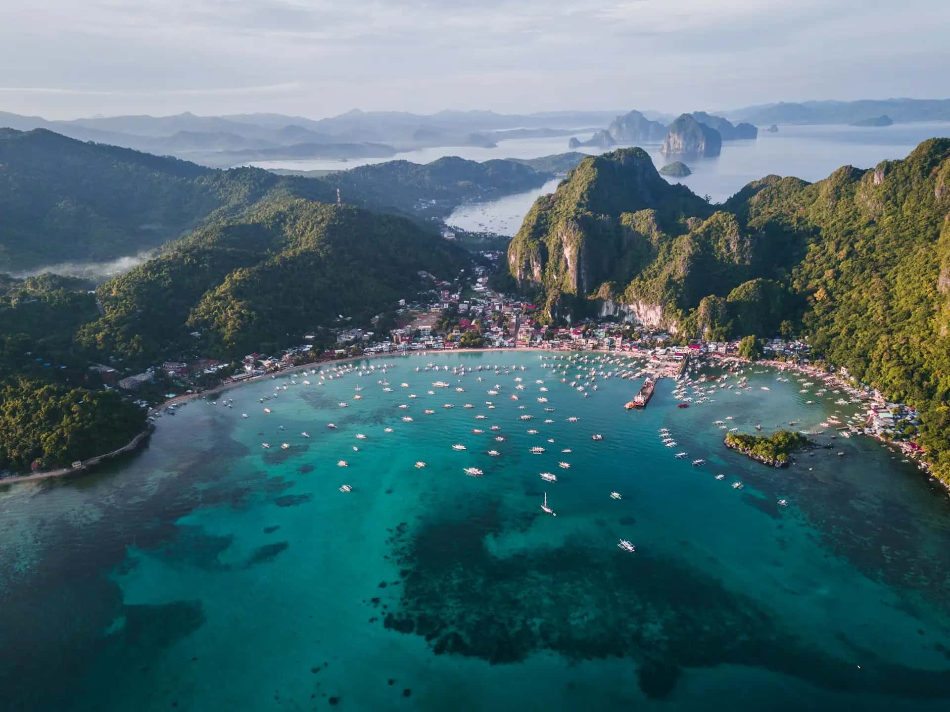 El Nido (Palawan) - popularna atrakcja turystyczna w Filipiny