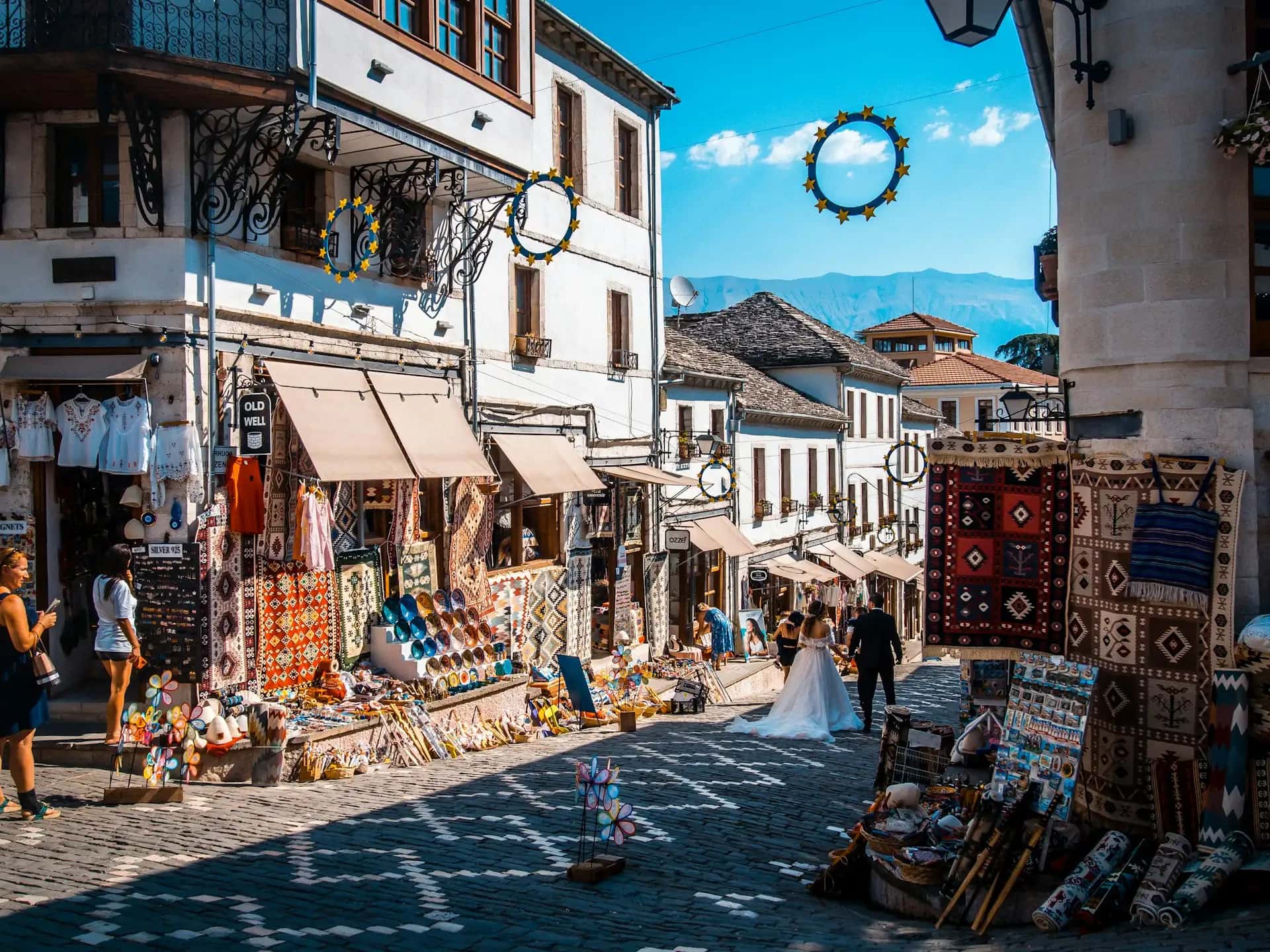 Gjirokastër (Miasto Kamienia) - popularna atrakcja turystyczna w Albania