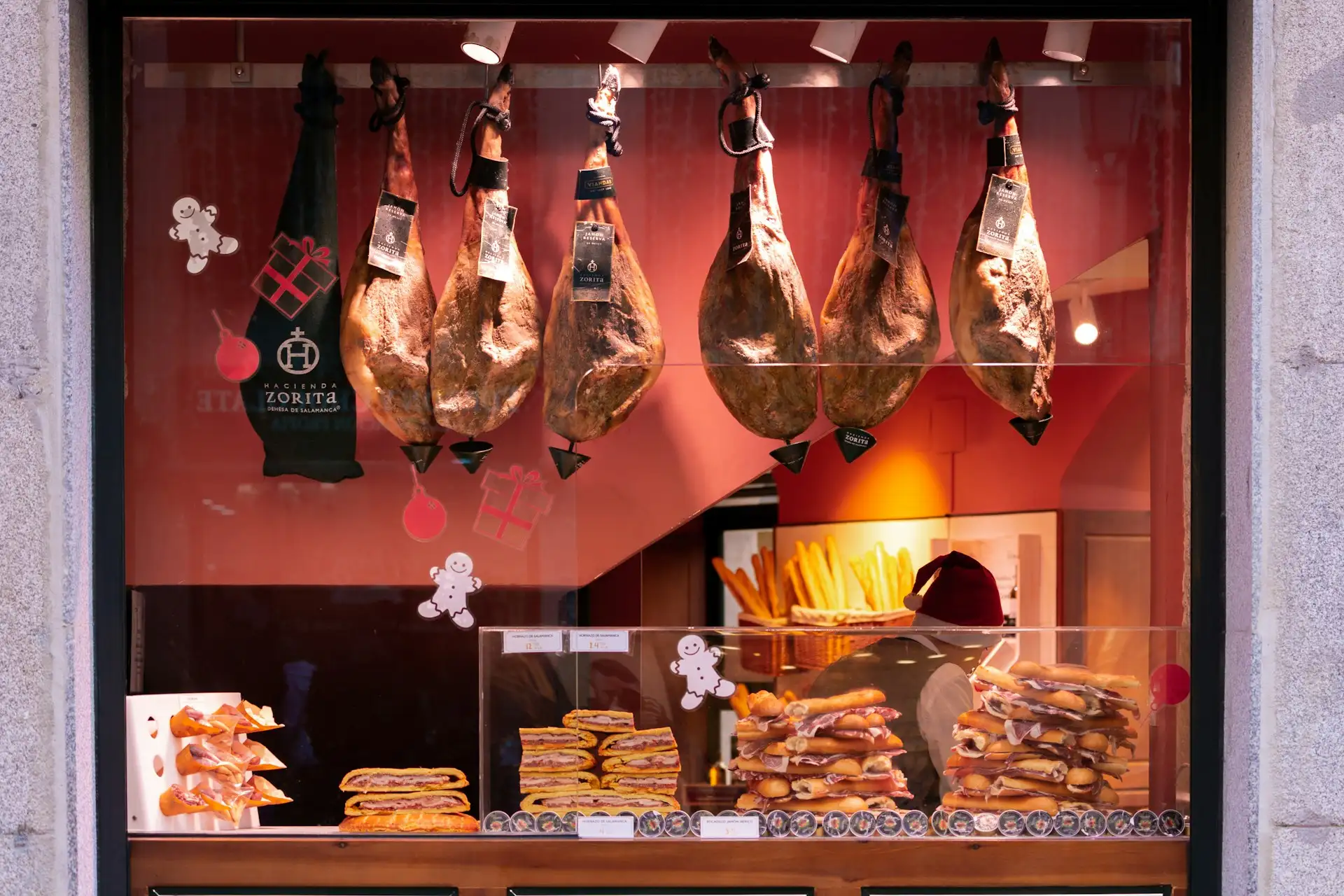 Potrawa Jamón Ibérico - tradycyjna kuchnia Hiszpania