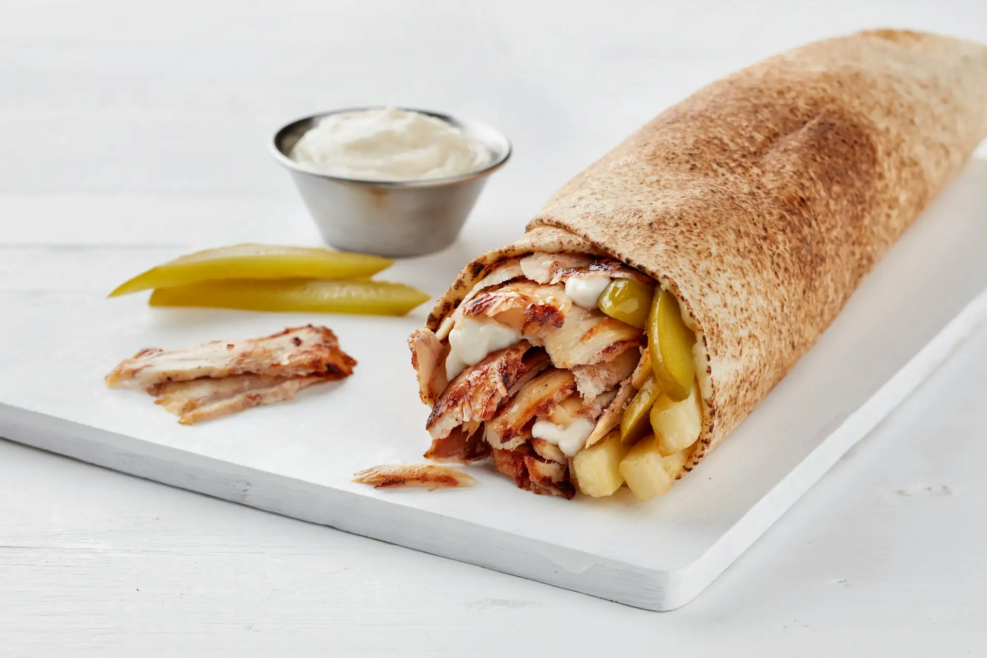 Potrawa Shawarma - tradycyjna kuchnia Emiraty Arabskie
