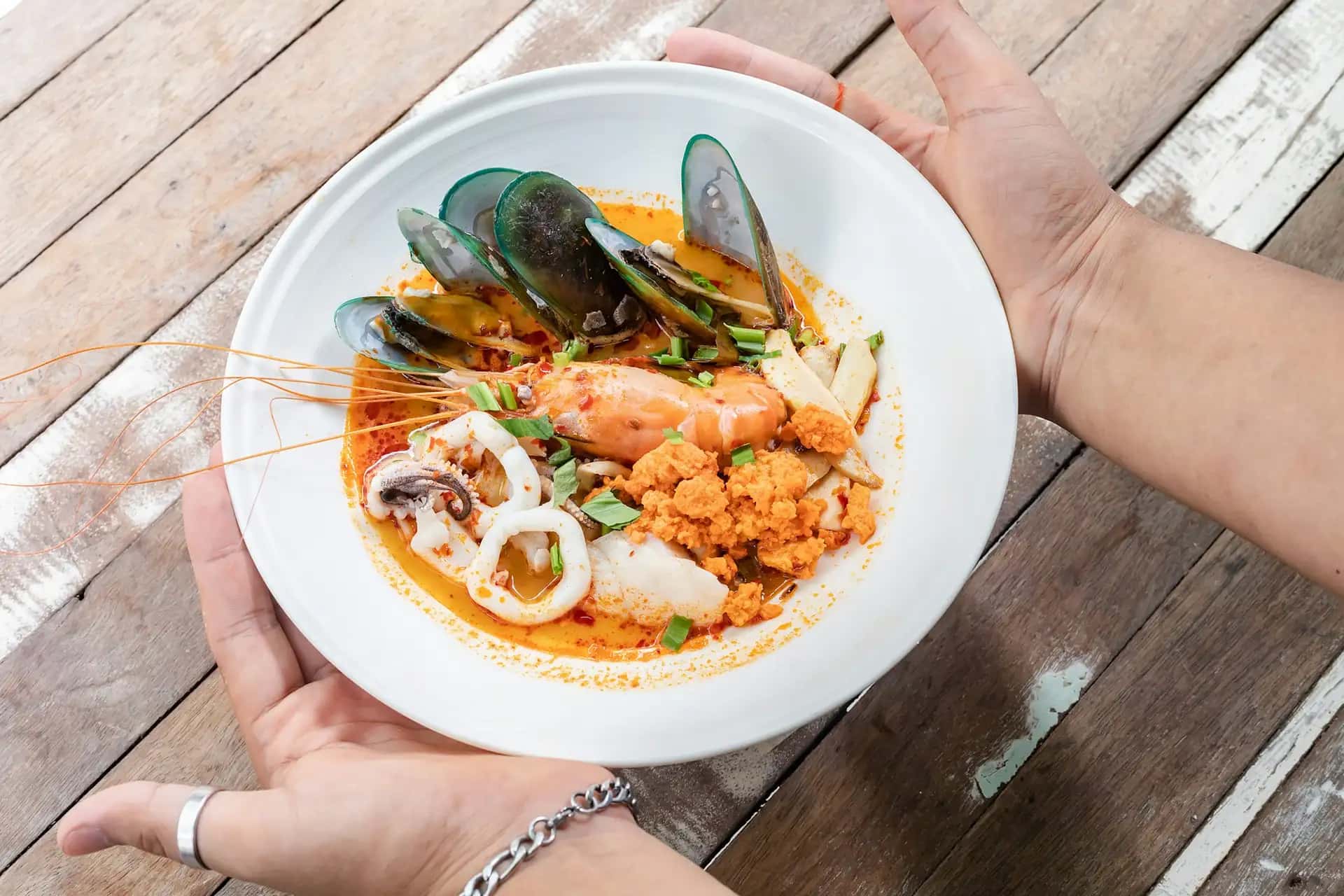 Potrawa Tom Yum Goong - tradycyjna kuchnia Tajlandia